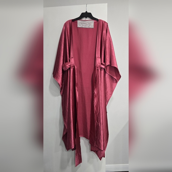 Beautiful Lounging Robe - Picture 2 of 4